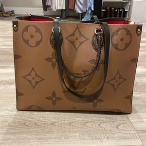 Louis Vuitton on the go GM.